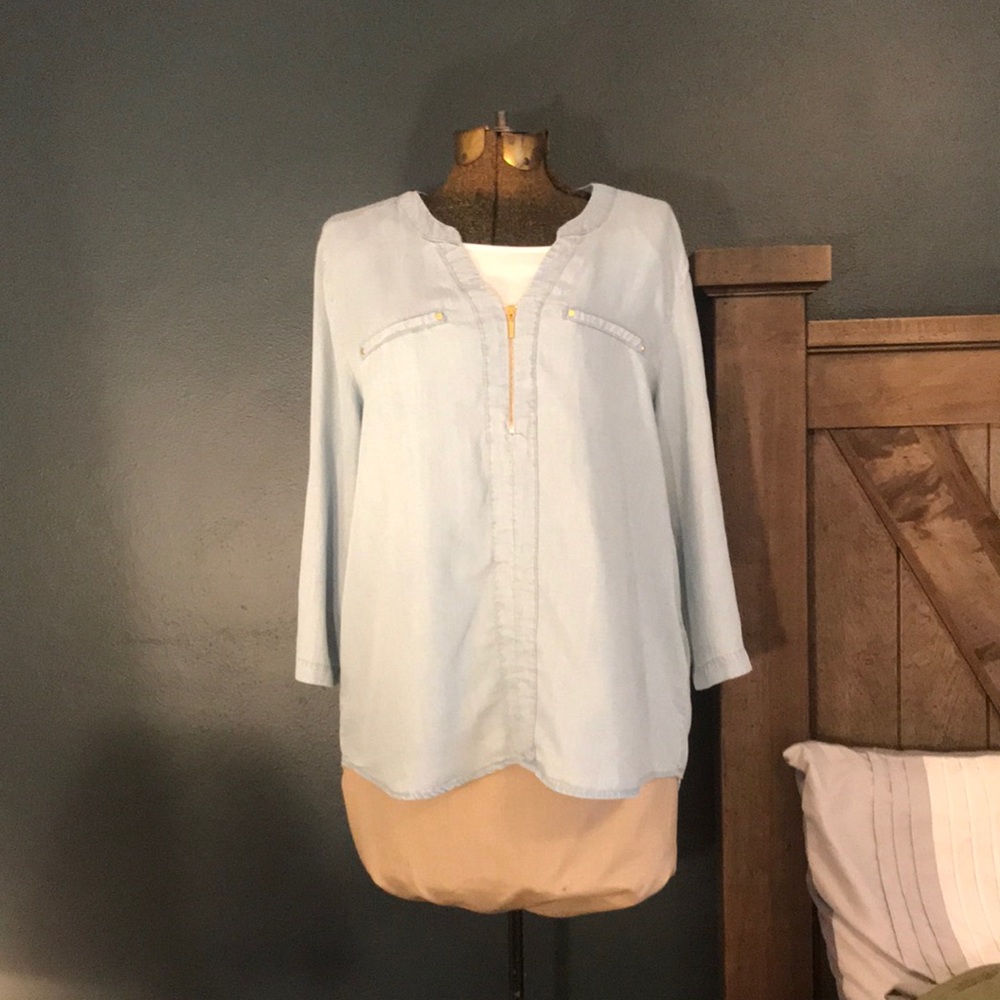 Chambray top, lightweight, gold accent, 3/4 sleeve